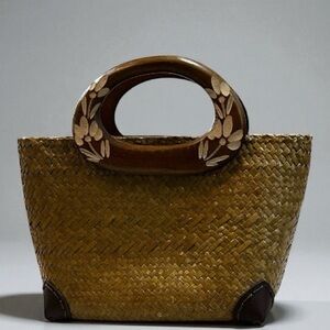 RATTAN WOVEN FLORAL WOODEN HANDLE BAG BROWN NATURAL TAN